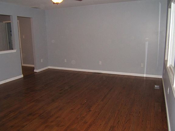 5th image of 6072 Meadowlark St