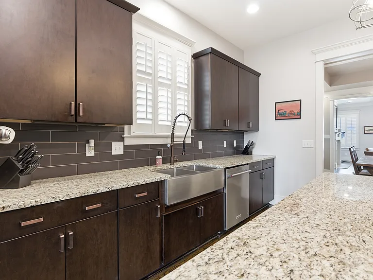 1034 Burchwood Ave — Photo 6