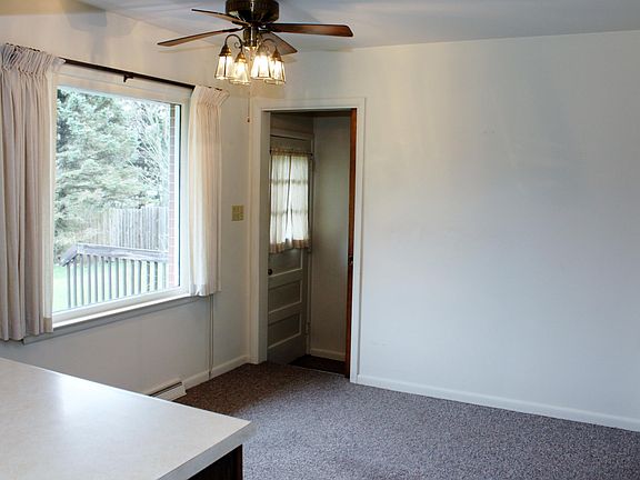 4th image of 1350 Taylor Ave
