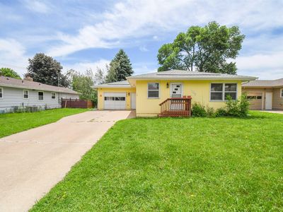 105 W 42nd St, Sioux Falls, SD, 57105
