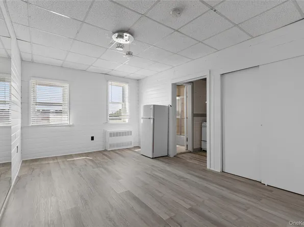 52 Florida St APT 20, Long Beach, NY 11561