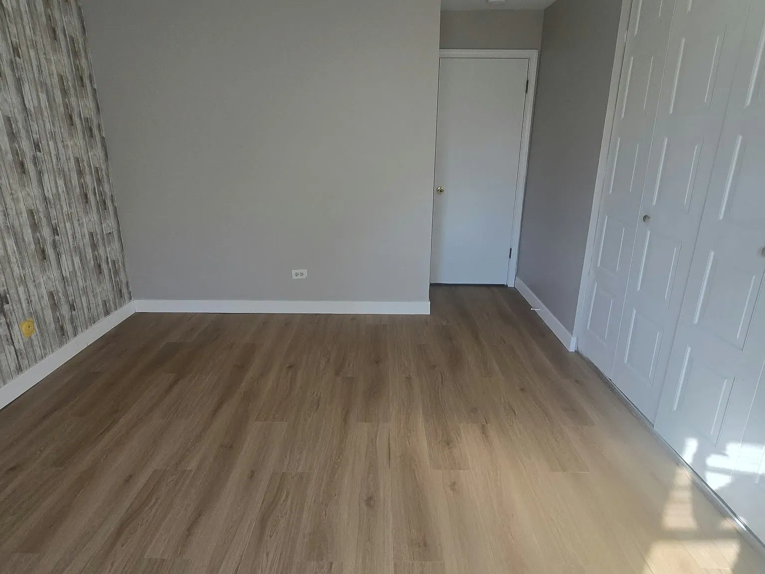 2 bed, 900 sqft, $1,850 — Photo 2