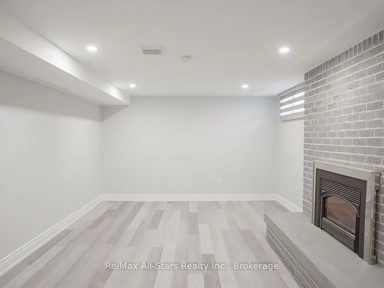 1 Crescent Ct #LOWER — Photo 2