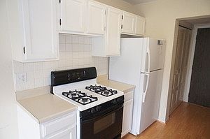 3rd image of 1050 Glouchester Hbr