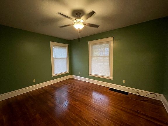 5th image of 948 Douglas St NW