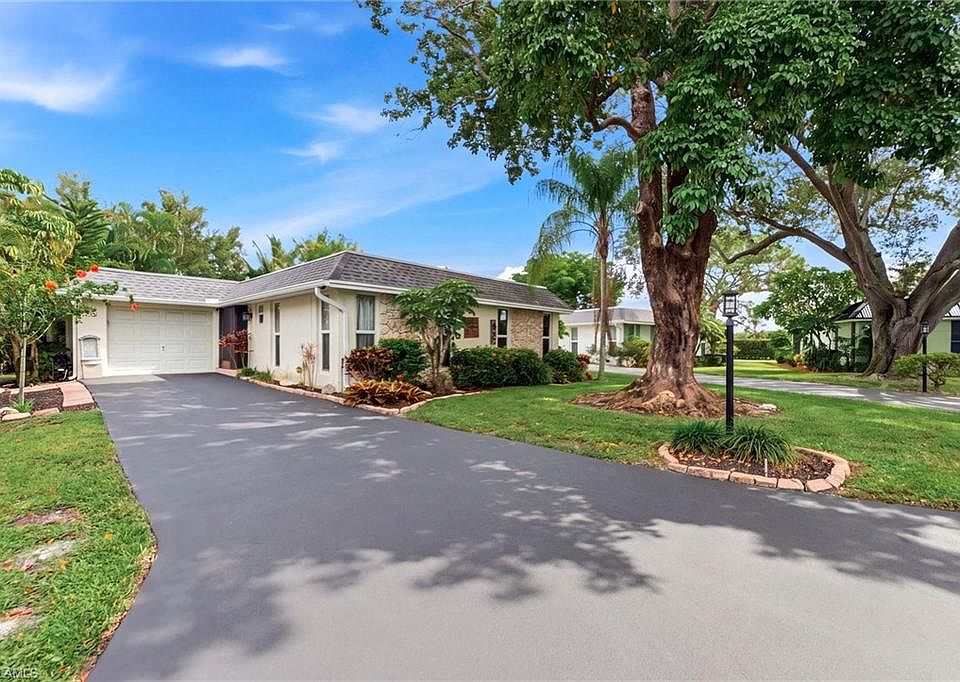 1st image of 220 Lanchester CT #32