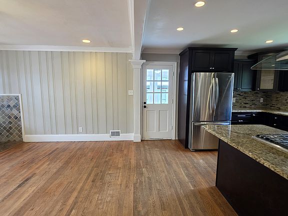 2nd image of 2164 Pawnee Dr SE