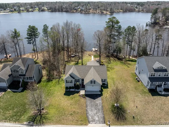 22281 Jordan Heights Dr, North Dinwiddie, VA 23803