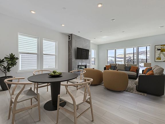 Stevie - Dine Great Room - Virtually Staged