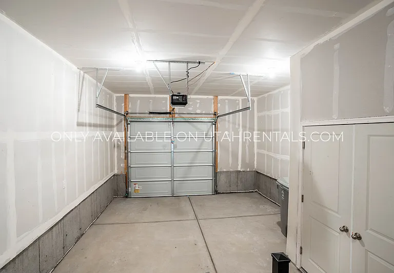 333 S 1110 W — Photo 21