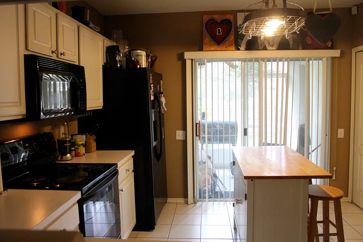 Building Photo - 1317 Throckmorton Dr