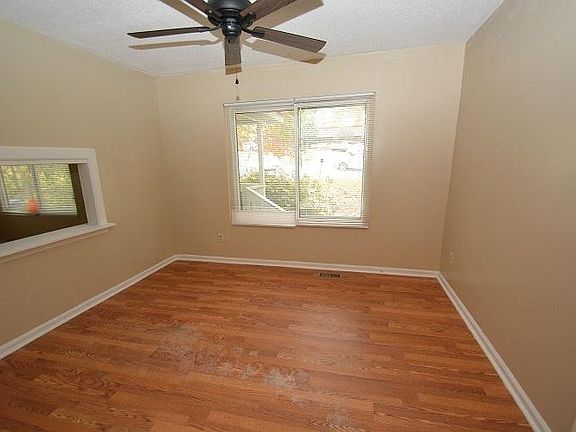 4th image of 2812 Beechwood Dr