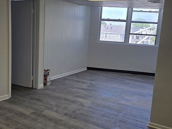 2nd image of 1113 Main Ave