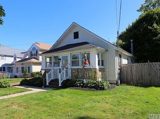 187 Maple Ave, Smithtown, NY 11787