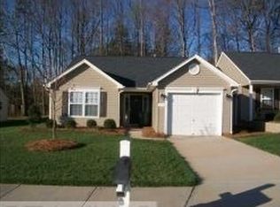 2914 Desmond Woods Dr, Greensboro, NC 27405