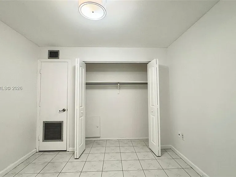 130 S Shore Dr #4B — Photo 25
