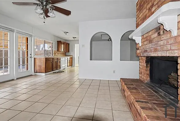 921 Middle Cove Dr — Photo 8