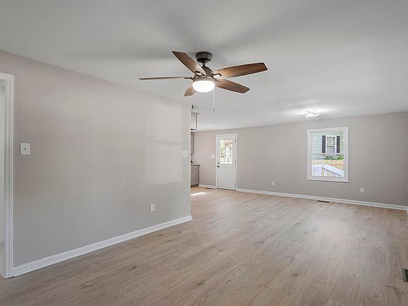2nd image of 2636 Glenbrook Dr