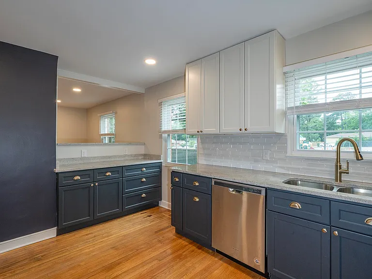 414 Newsom St — Photo 16