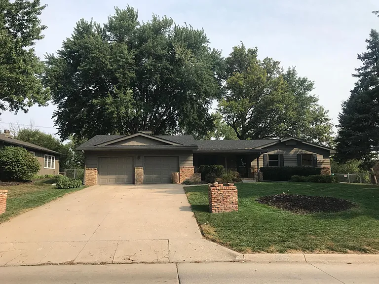 10816 Fowler Ave — Photo 1