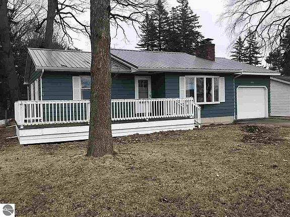 2nd image of 491 S Lakeshore Dr