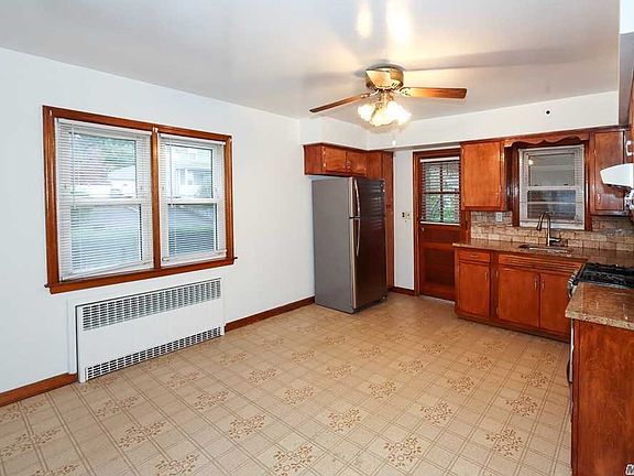 4th image of 20 Nassau Ave