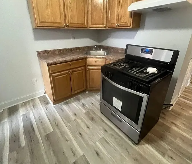 77 Bostwick Ave — Photo 11