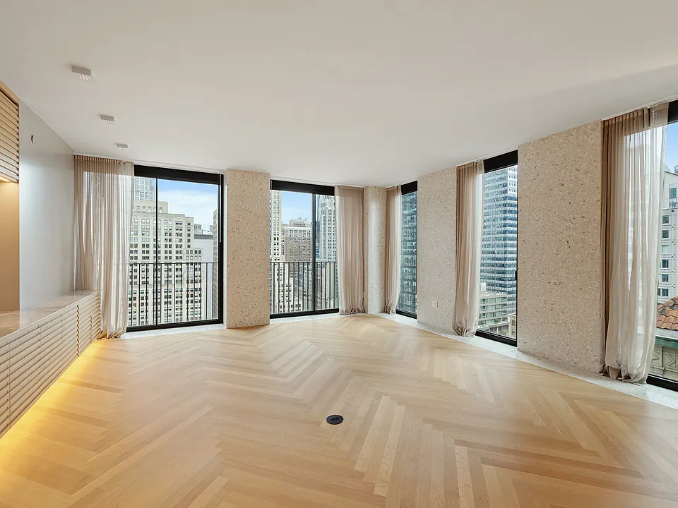 16 W 40th St #27B