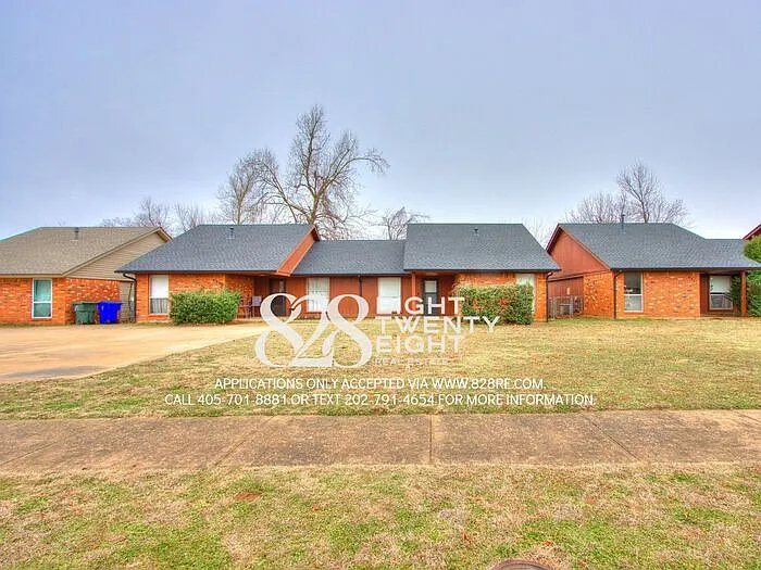 2 bed, 1.0 bath, 885 sqft, $995 — Photo 2