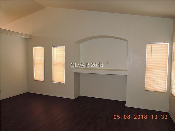 3rd image of 6631 Clover Wood Ln