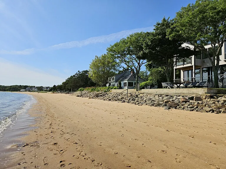 599 Peconic Bay Blvd — Photo 6