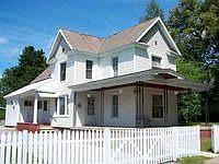 1st image of 27 Willow St