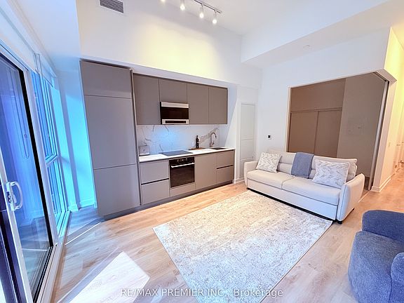 4th image of 110 Broadway Ave #410S