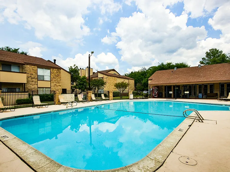 600 Baylor — Photo 20