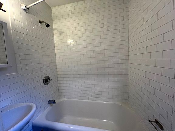 5th image of 262 W 107th St APT 8E