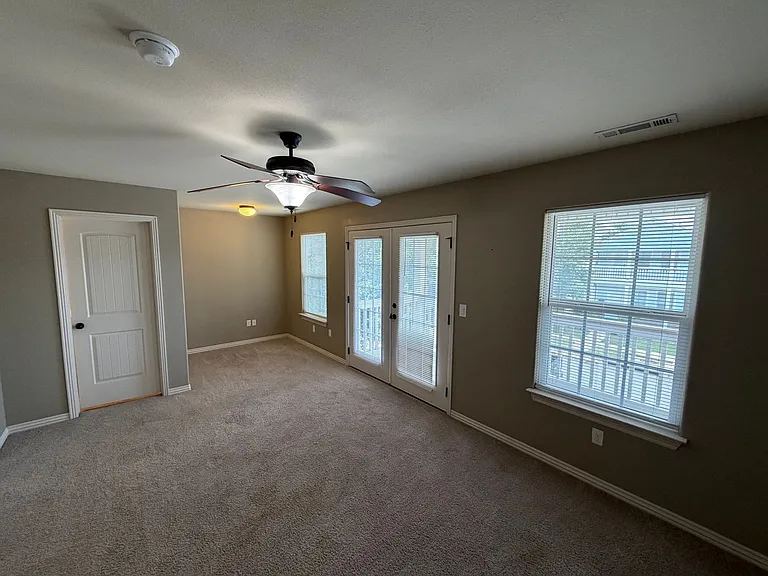 537 Keats Dr — Photo 7