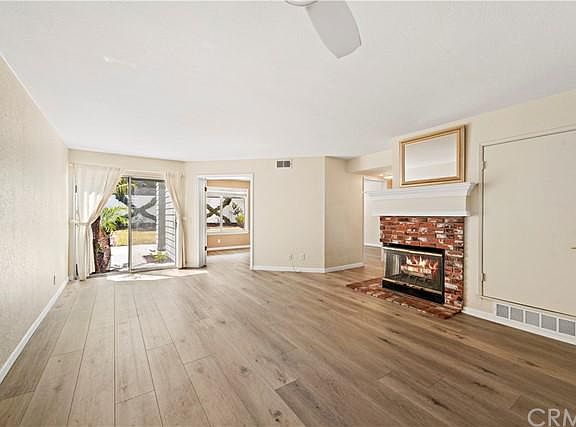 3rd image of 3 Brentwood #83