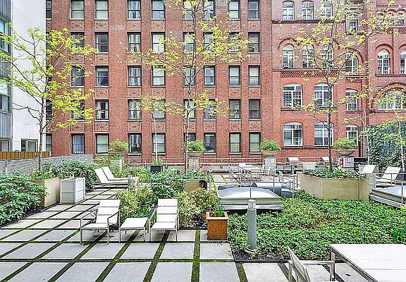 5th image of 99 John St APT 717