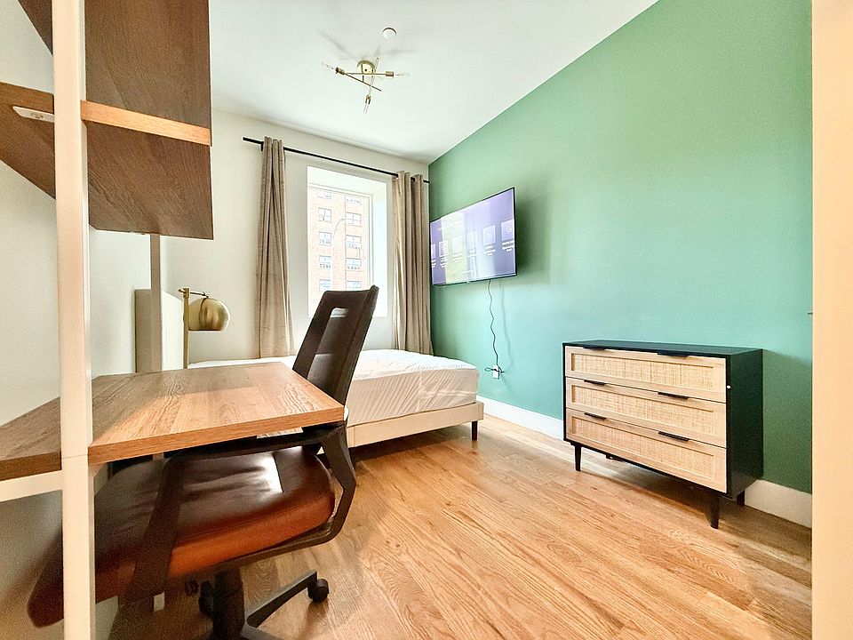 1st image of 980 Kent Ave #2A