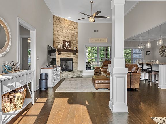4th image of 17 S Kensington Ct