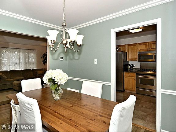 5th image of 5443 Broadmoor St
