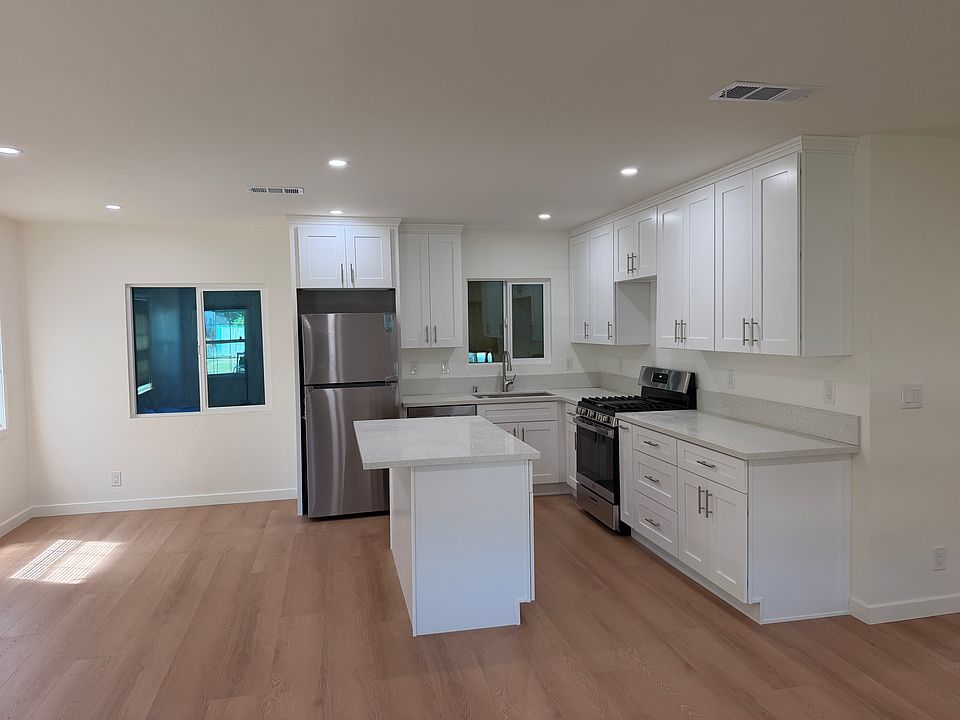 1st image of 4741 Hazelbrook Ave