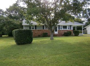 720 W Phillips Dr, Swansboro, NC 28584