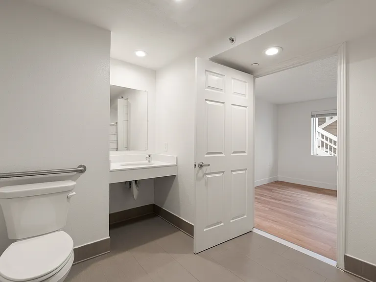 8101 NE Parkway Dr #3 — Photo 24