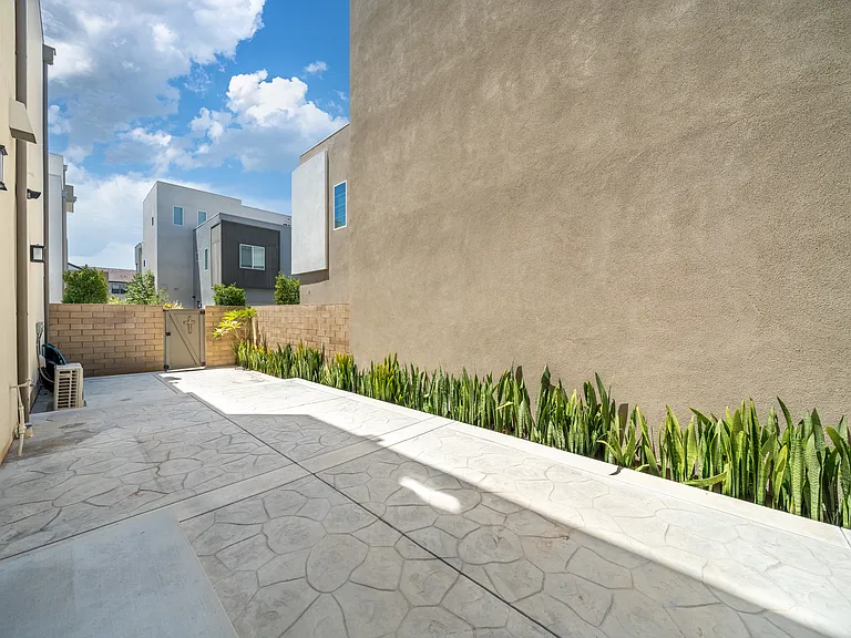 333 Sawbuck — Photo 94