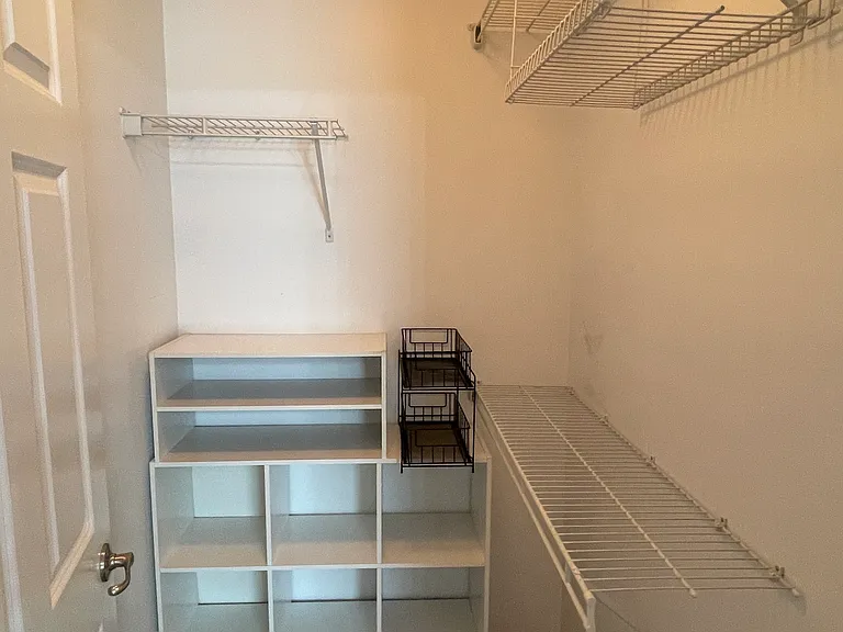 574 E Vanderbilt Dr — Photo 27