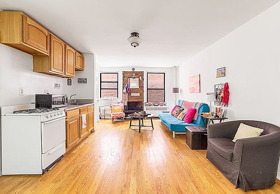 4th image of 353 E 18th St #A