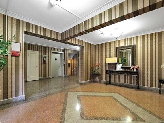 2nd image of 2320 Linwood Ave APT 4G