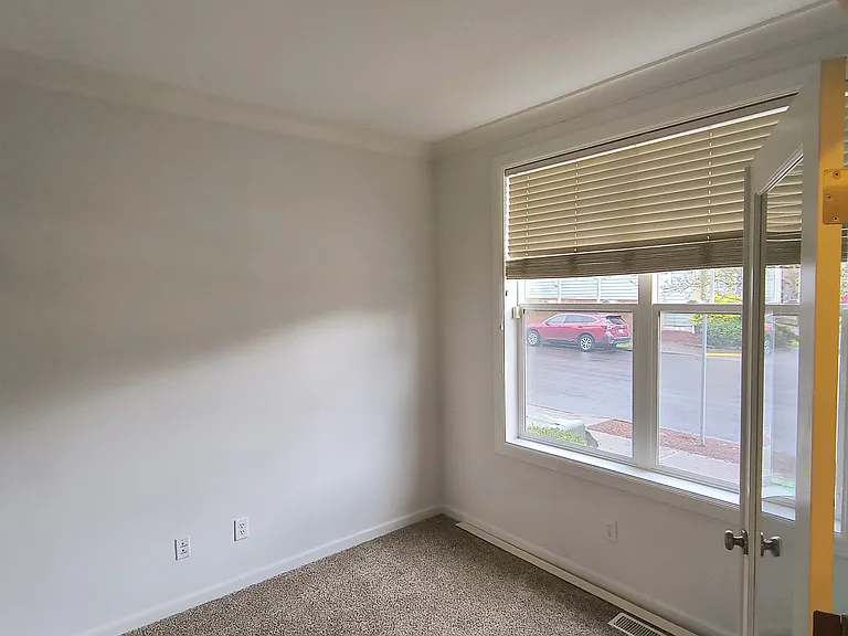 5809 NE 59th Ave — Photo 12