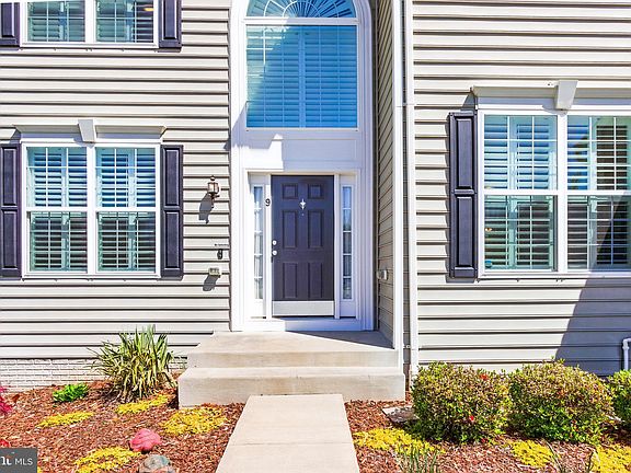 4th image of 9 Canberra Ct